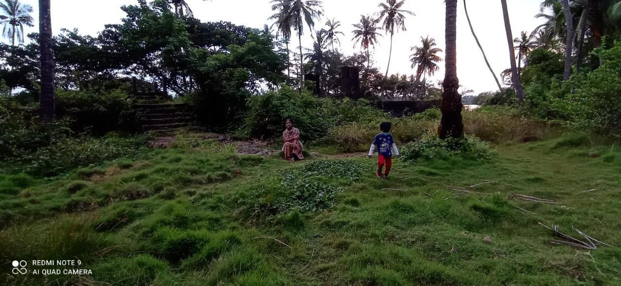 Shruthi'S Aarohi-Nature'S Retreat Mulappilangad Exterior photo